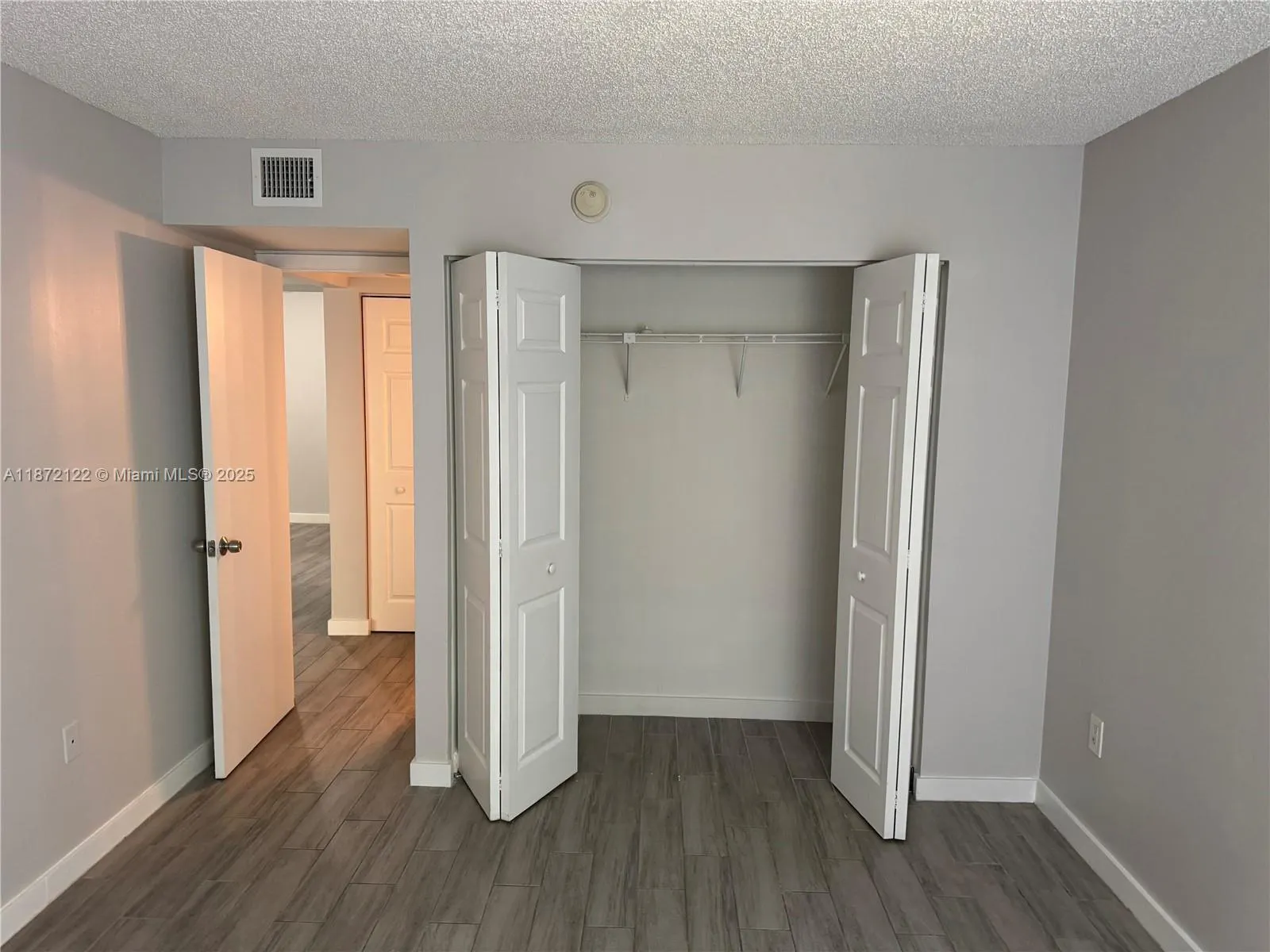 721 N Pine Island Rd, #201