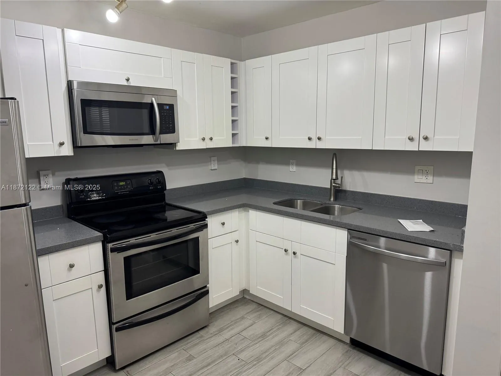721 N Pine Island Rd, #201