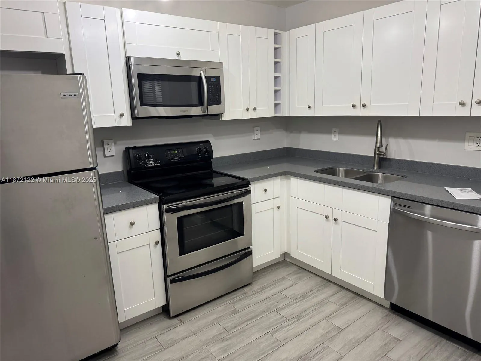 721 N Pine Island Rd, #201