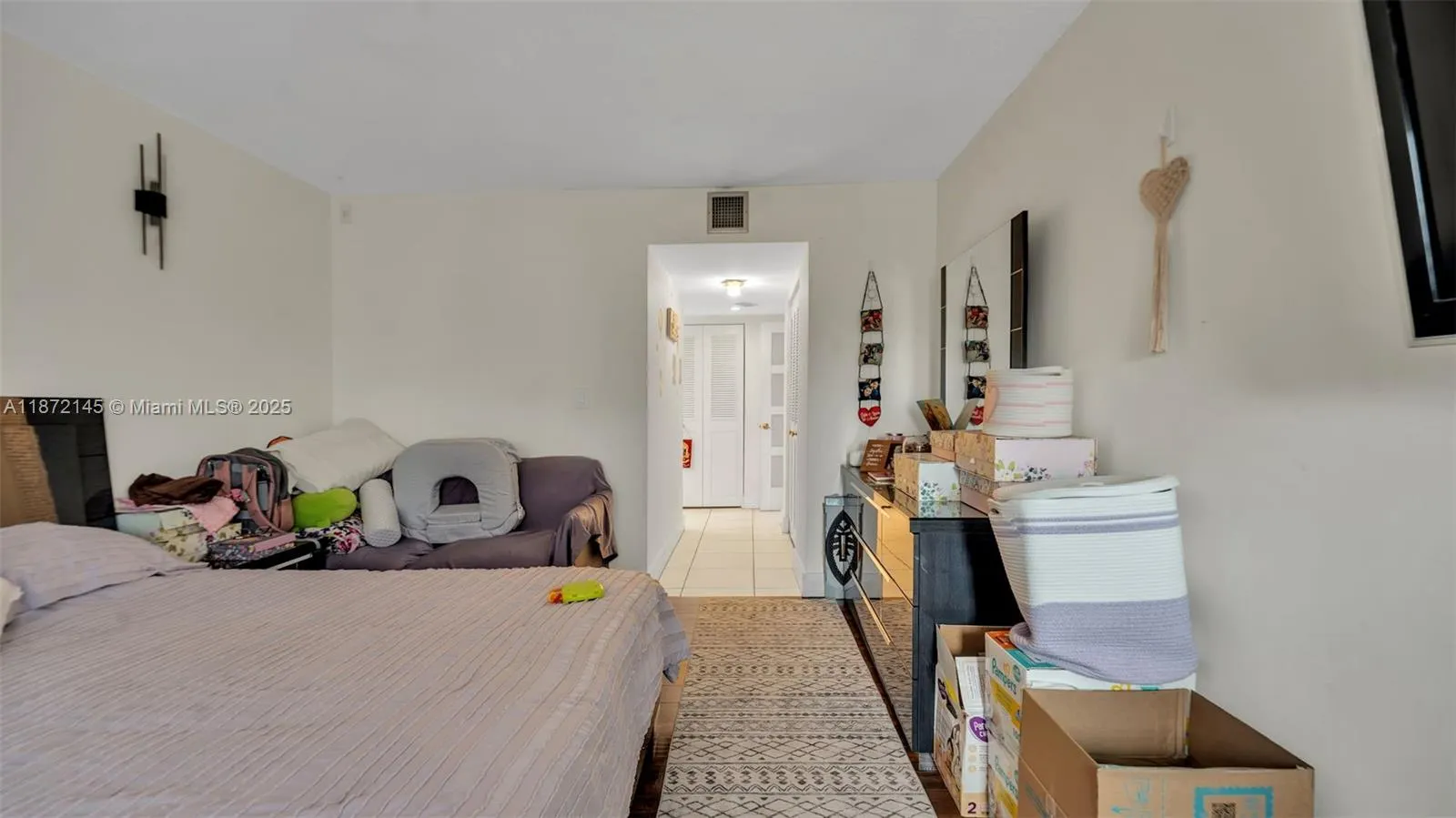 8001 Crespi Blvd, #4B