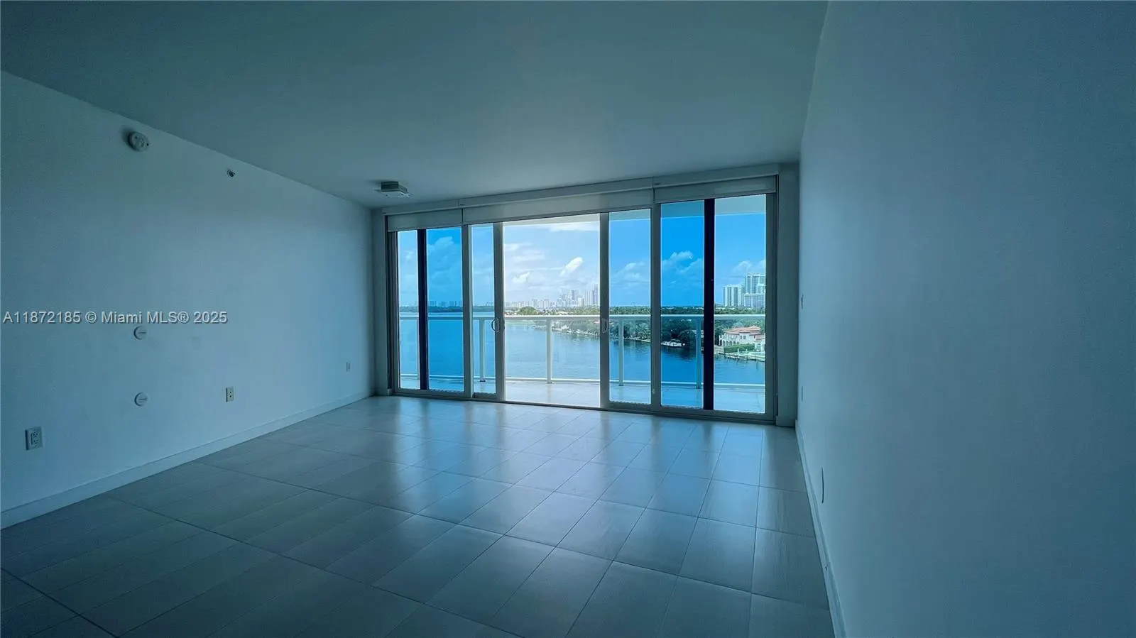 9821 E Bay Harbor Dr, #904