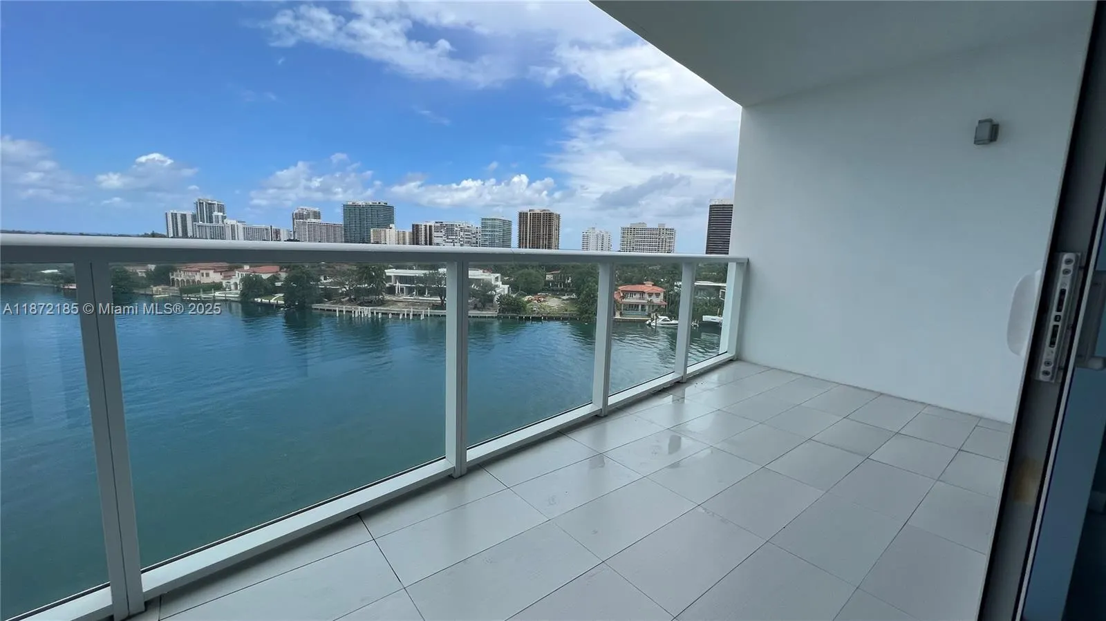 9821 E Bay Harbor Dr, #904