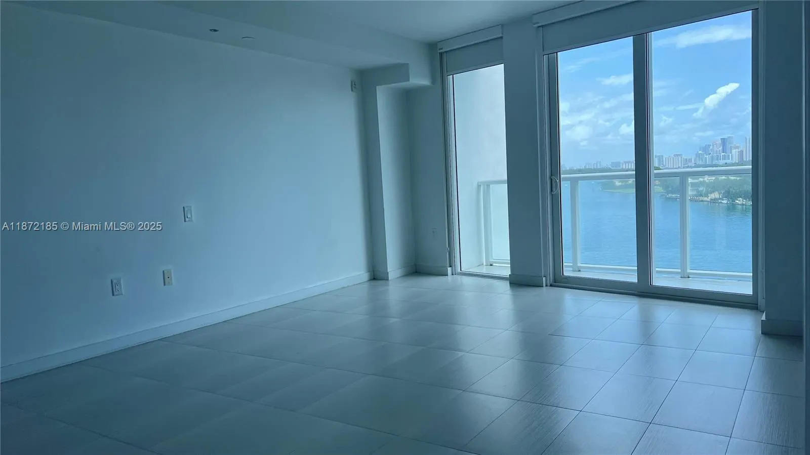 9821 E Bay Harbor Dr, #904