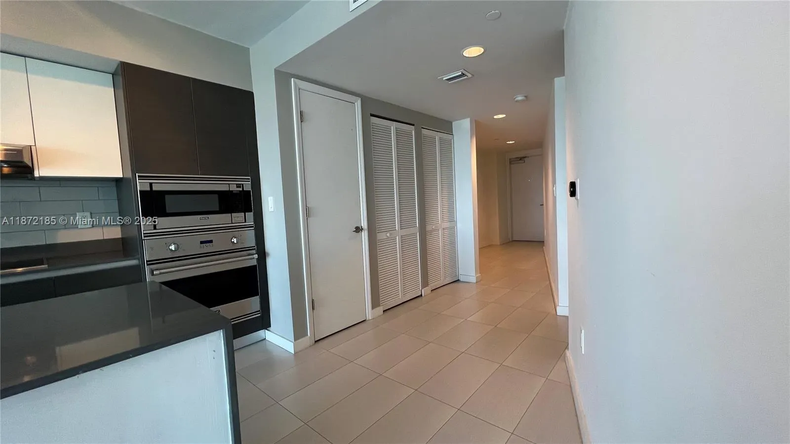 9821 E Bay Harbor Dr, #904