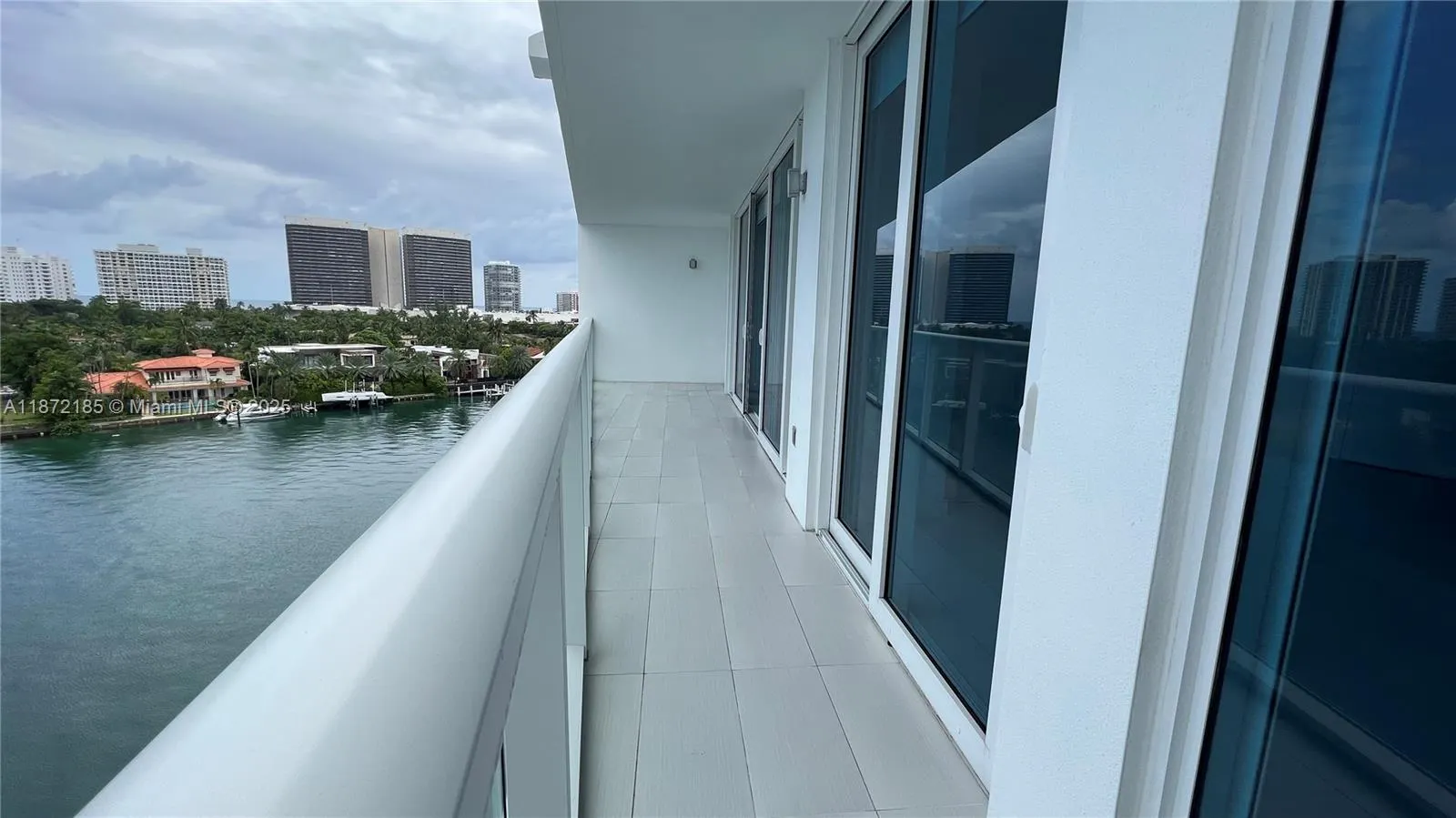 9821 E Bay Harbor Dr, #904