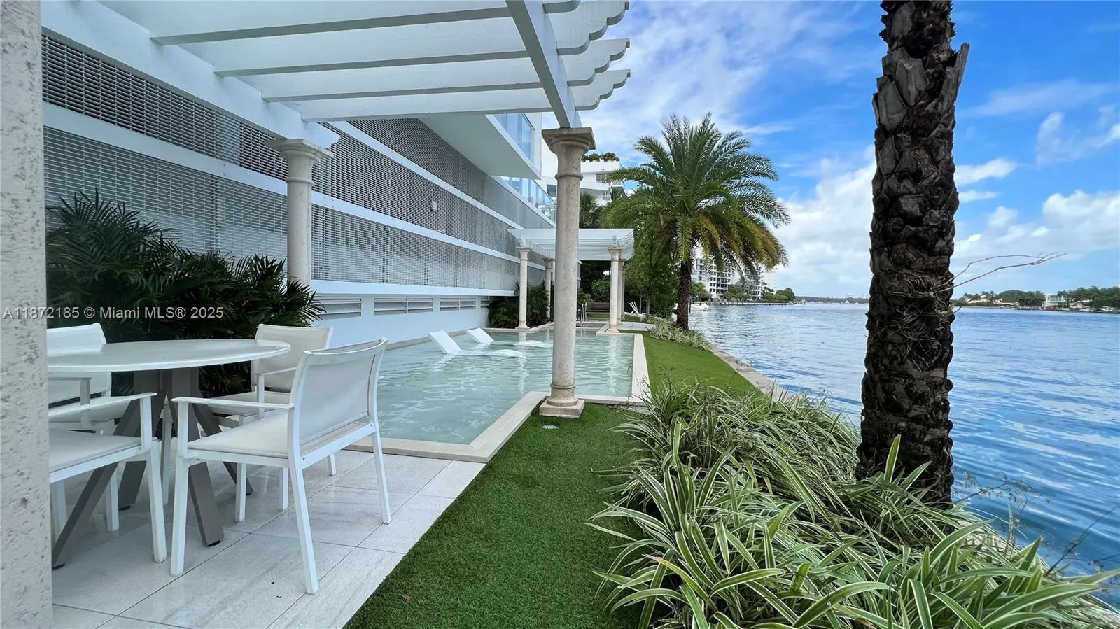9821 E Bay Harbor Dr, #904