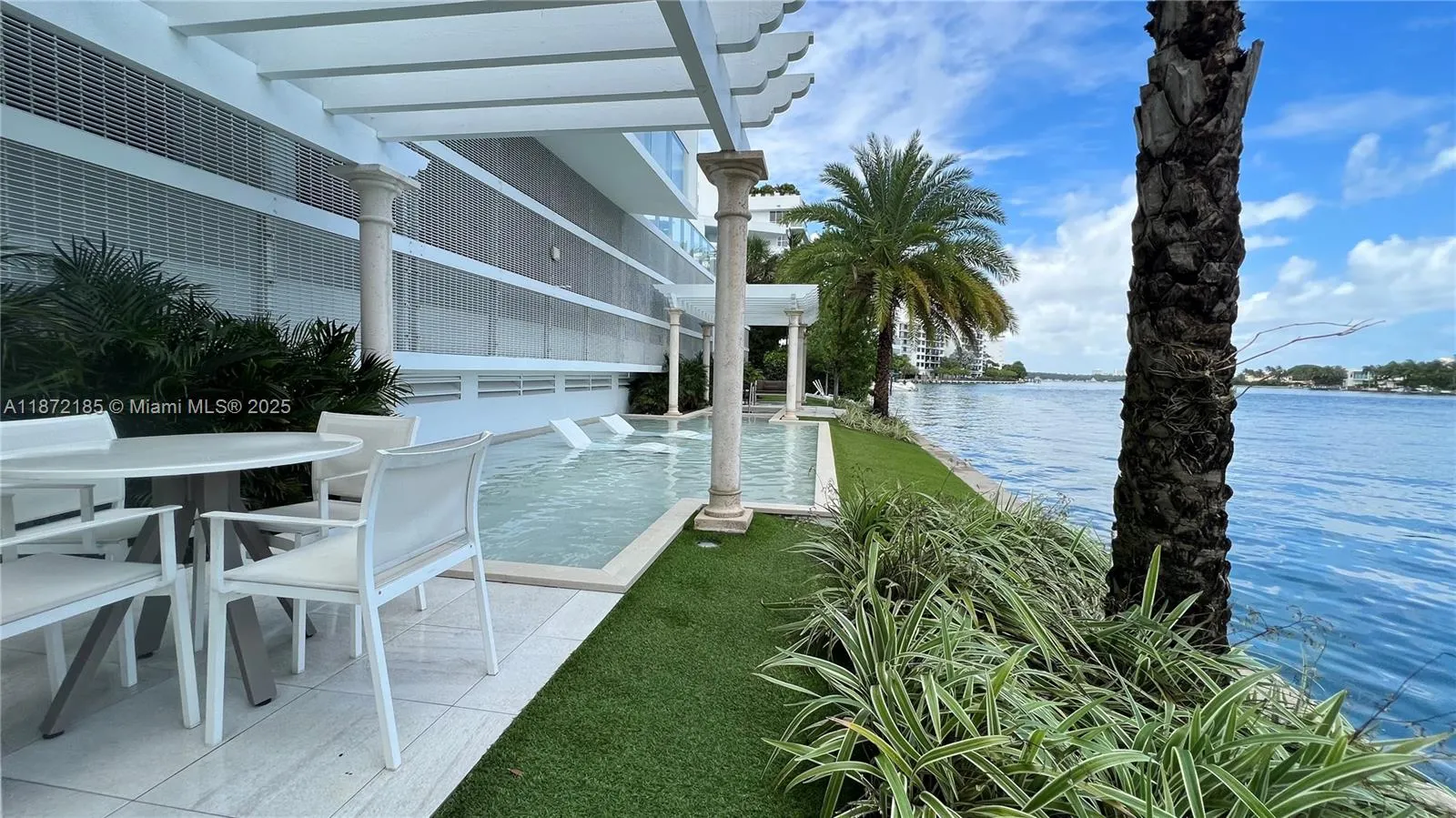 9821 E Bay Harbor Dr, #904