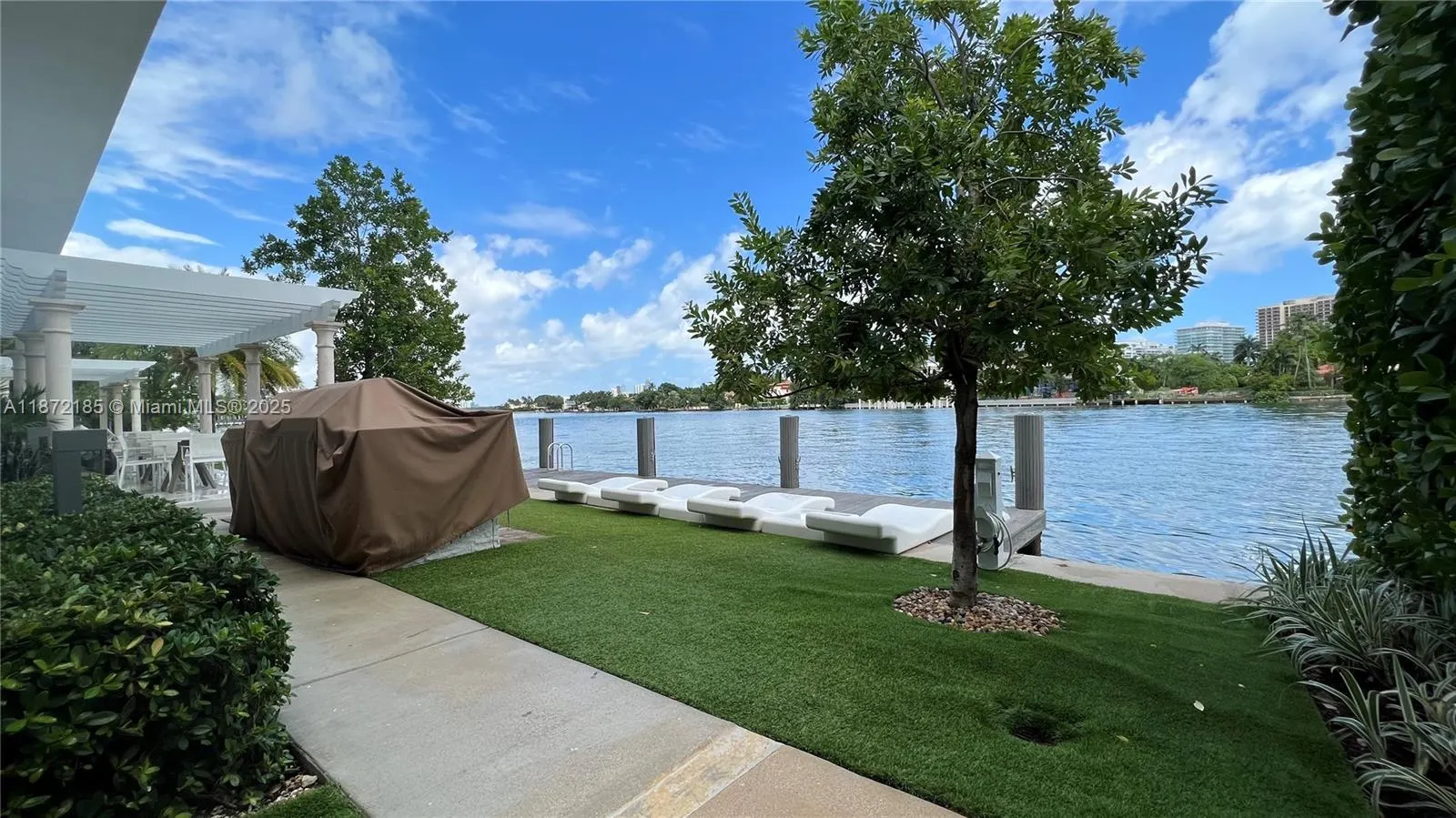 9821 E Bay Harbor Dr, #904