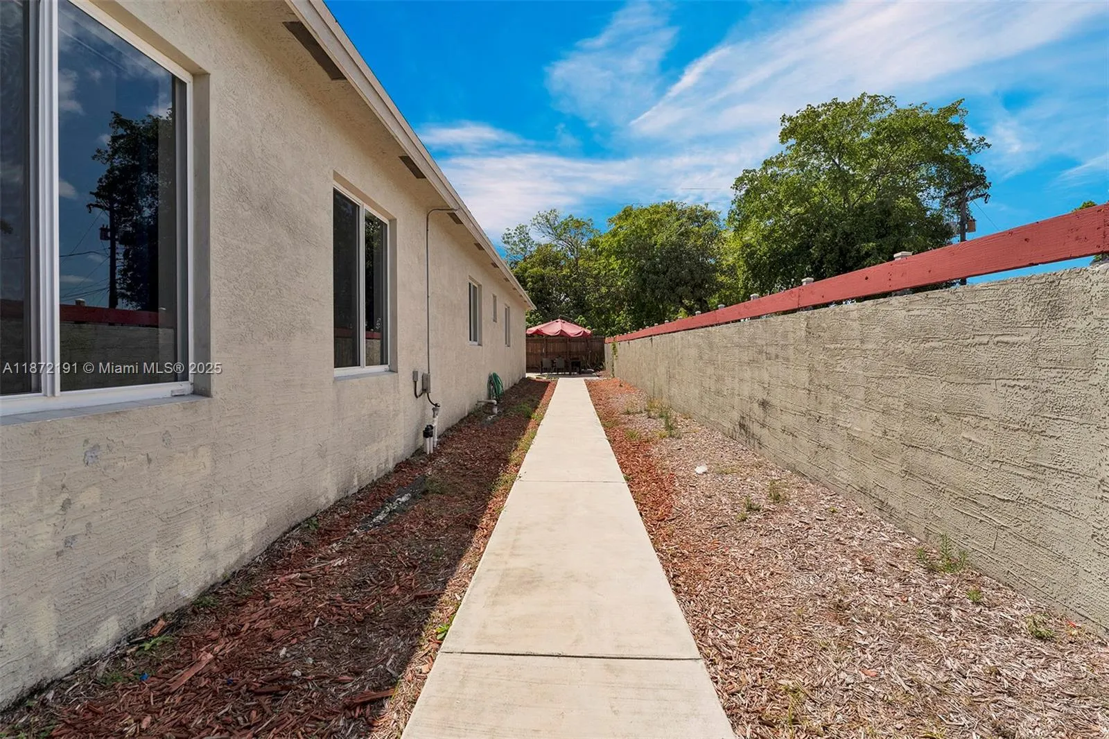 935 NW 2nd Ave