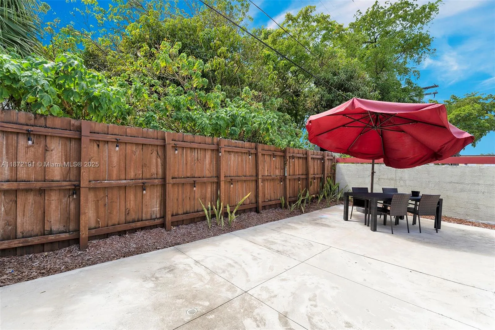 935 NW 2nd Ave