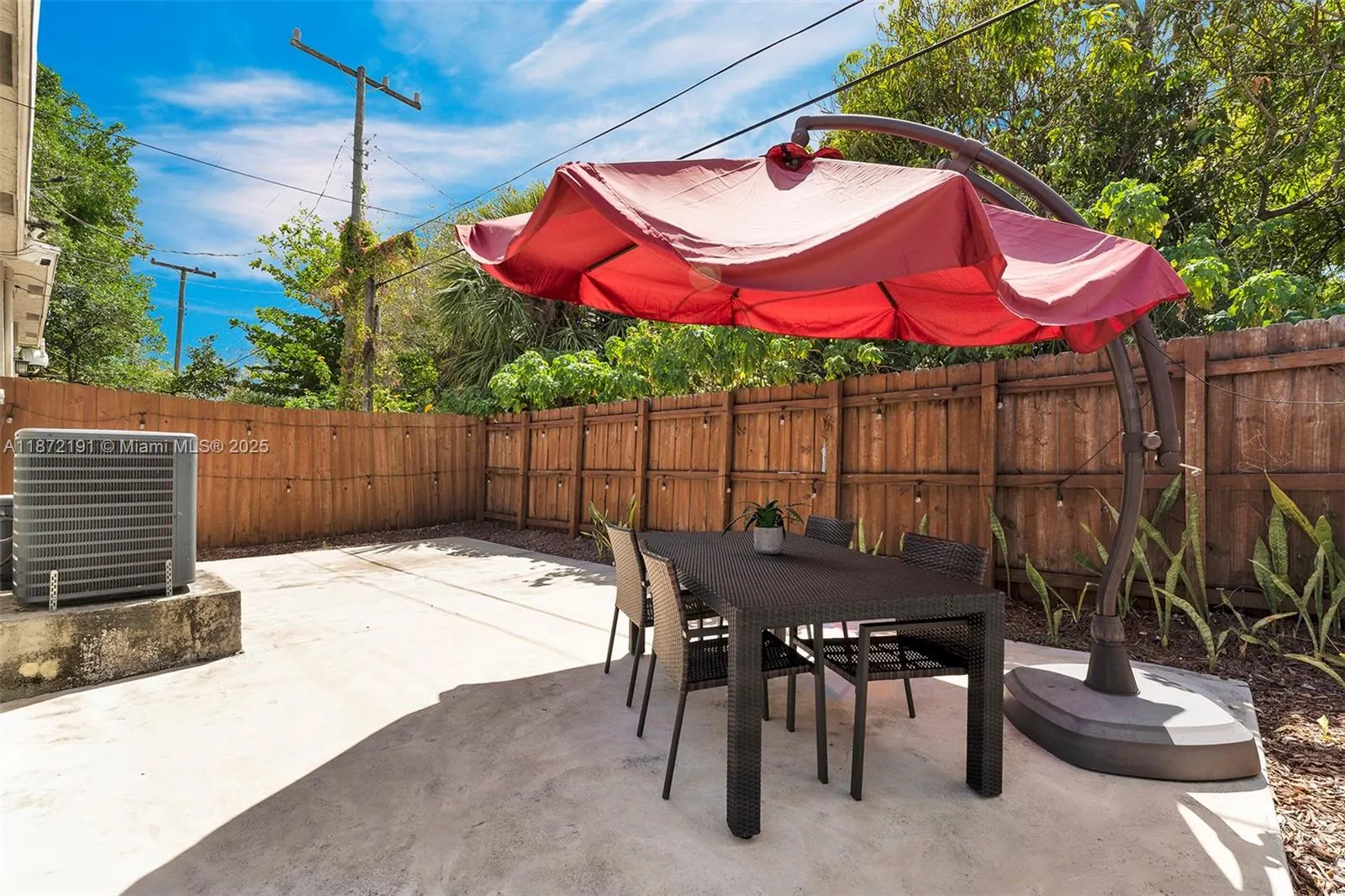 935 NW 2nd Ave