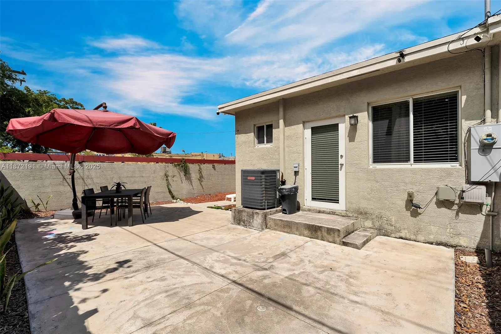 935 NW 2nd Ave
