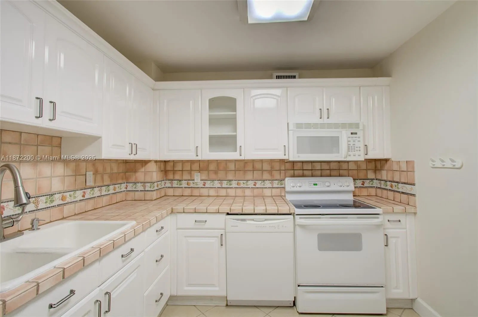401 Golden Isles Dr, #702