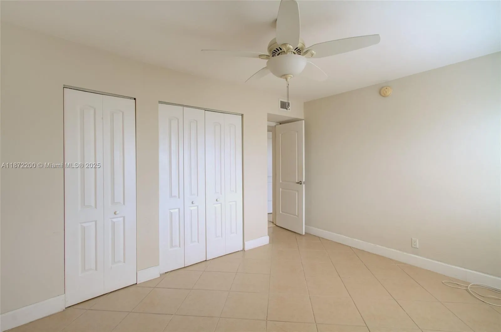 401 Golden Isles Dr, #702