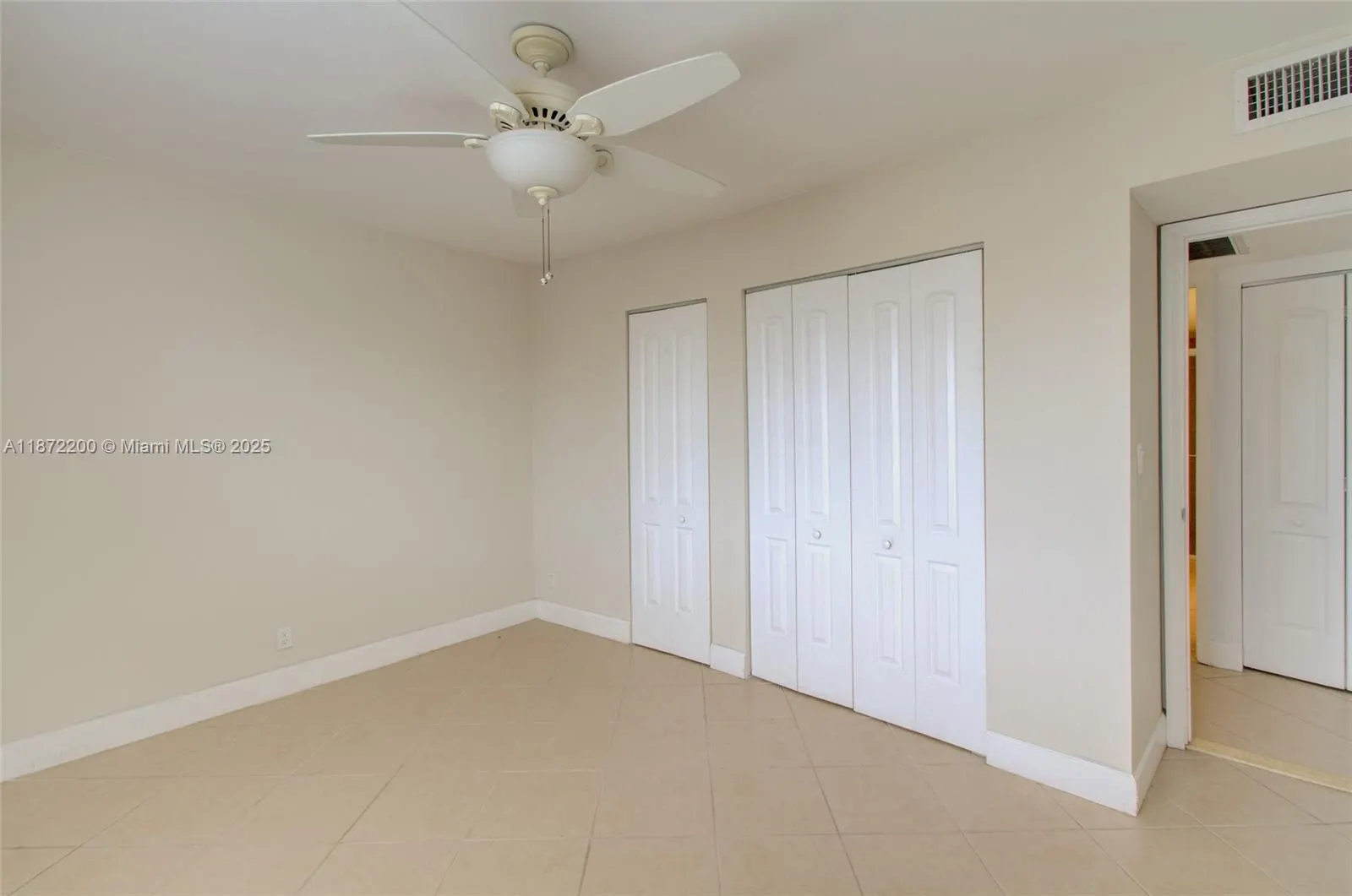 401 Golden Isles Dr, #702