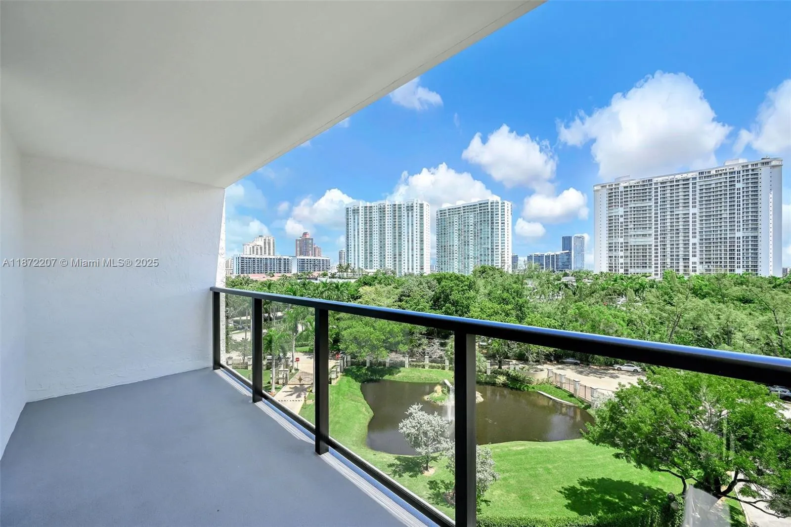 18181 NE 31st Ct, #807