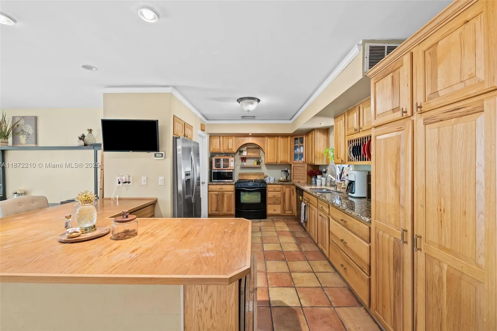 1925 N 39th Ave