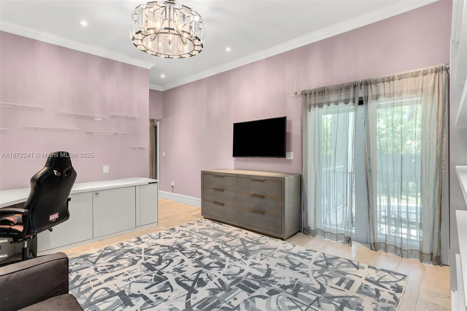 431 W Rivo Alto Dr