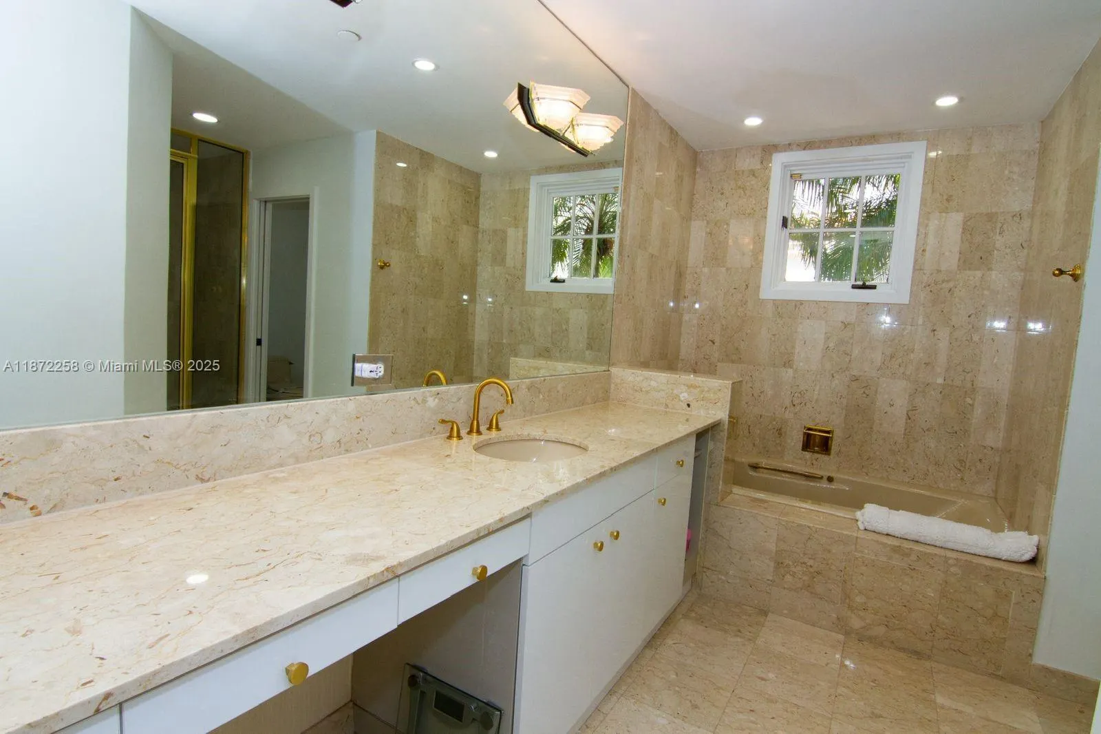 19217 Fisher Island Dr, #19217