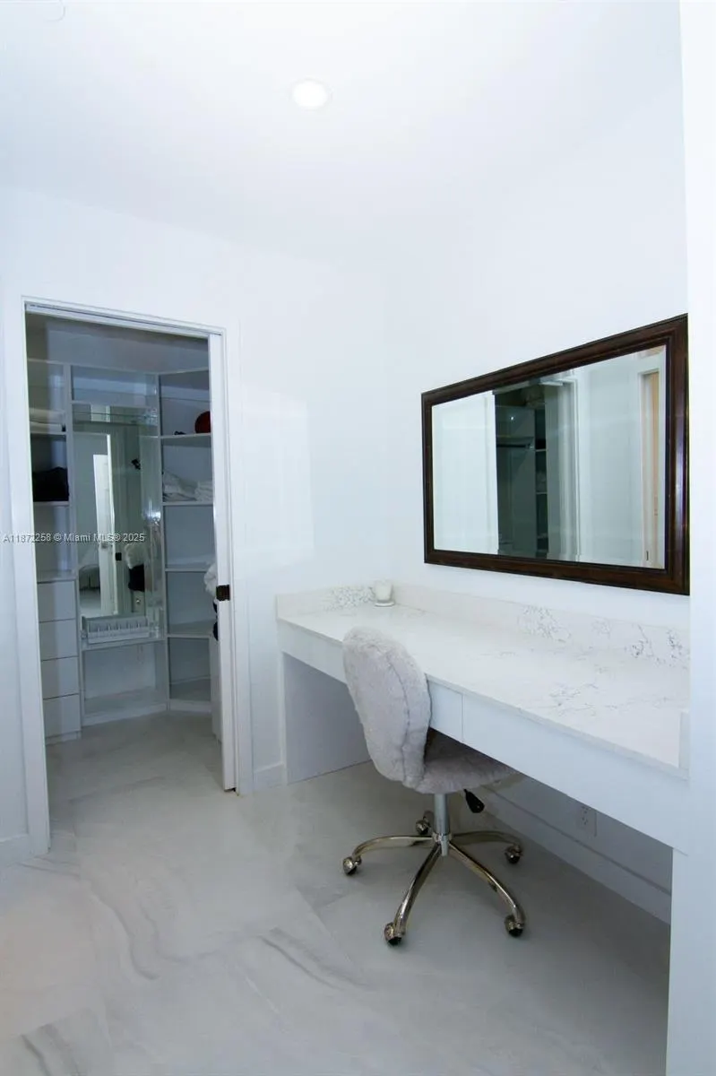 19217 Fisher Island Dr, #19217