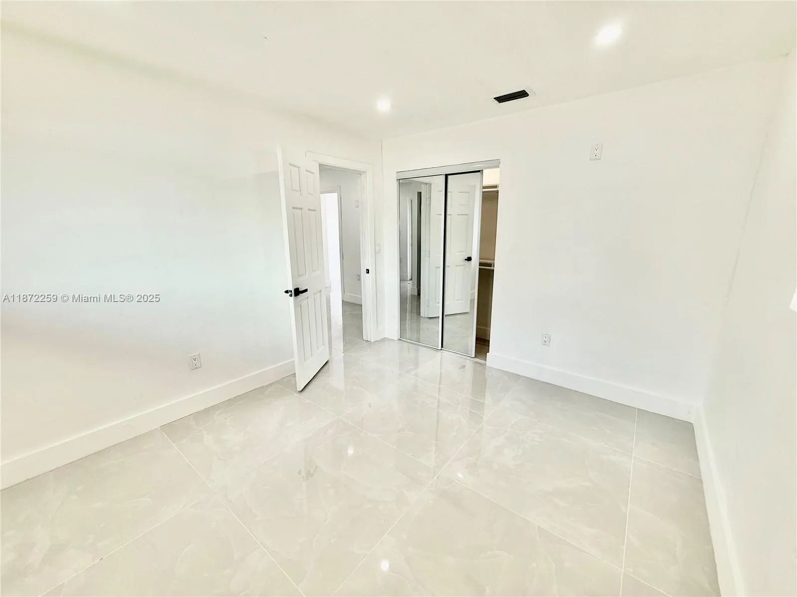 2885 NW 56th St