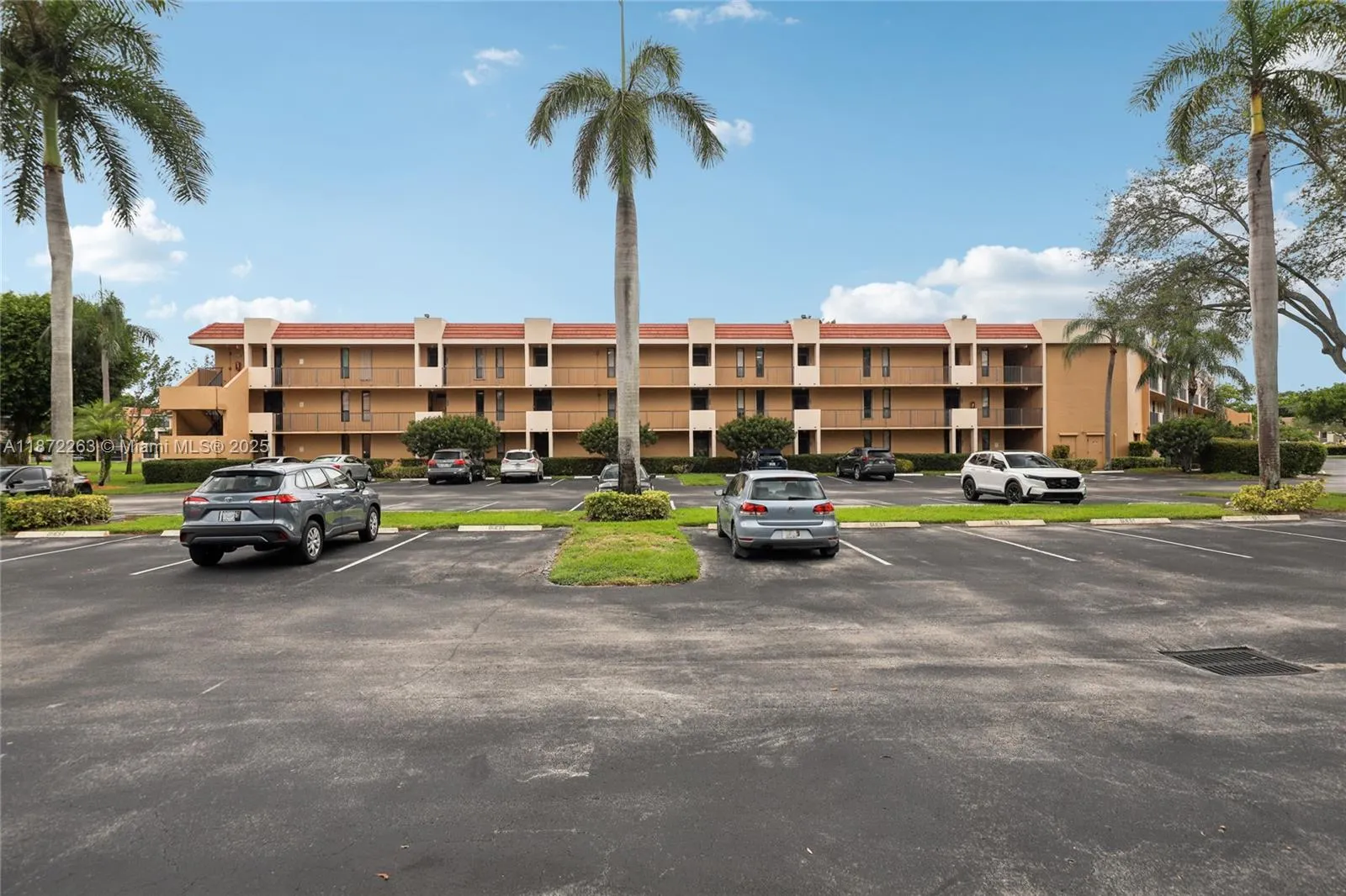 5732 Coral Lake Dr, #308