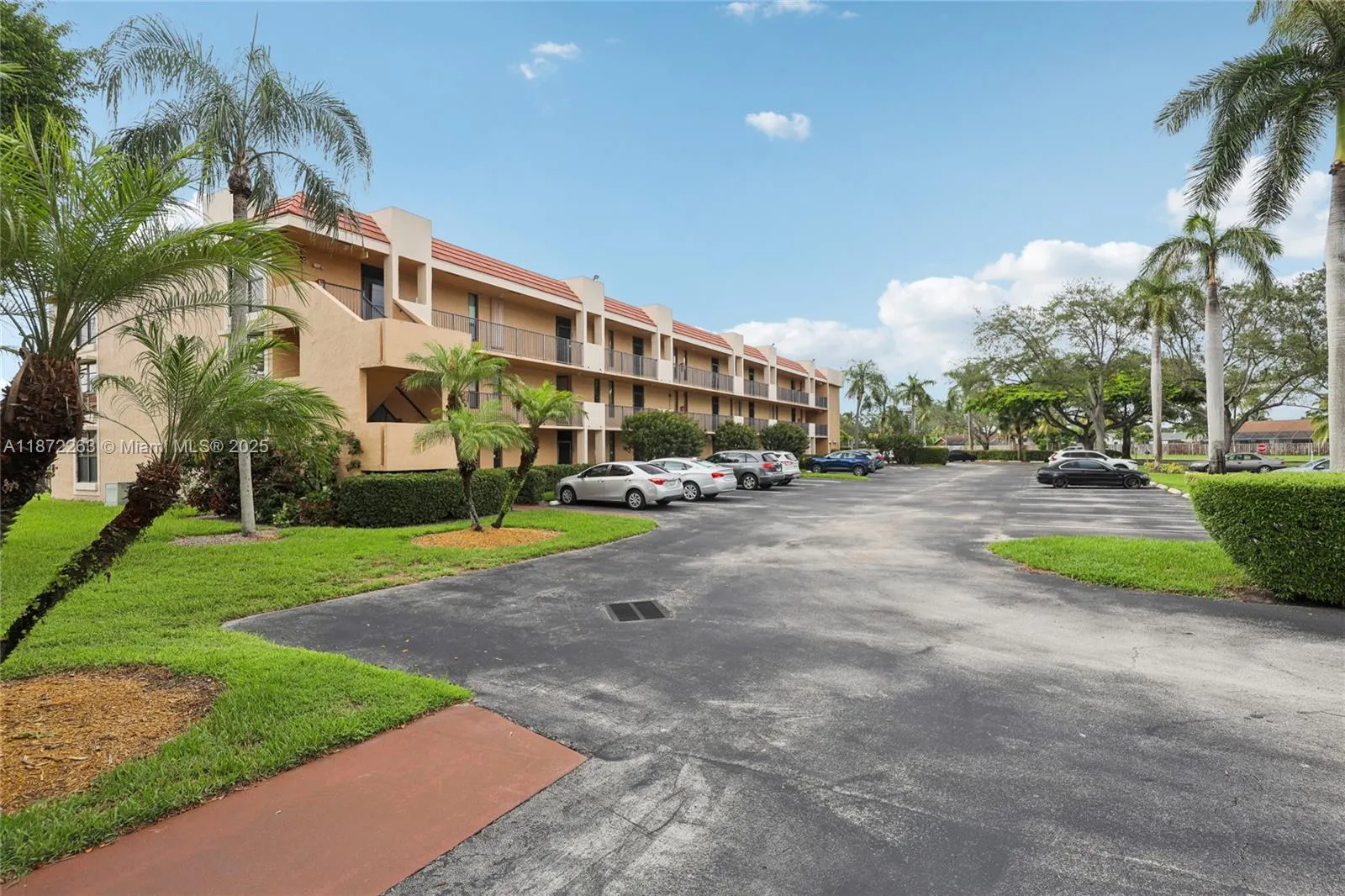 5732 Coral Lake Dr, #308