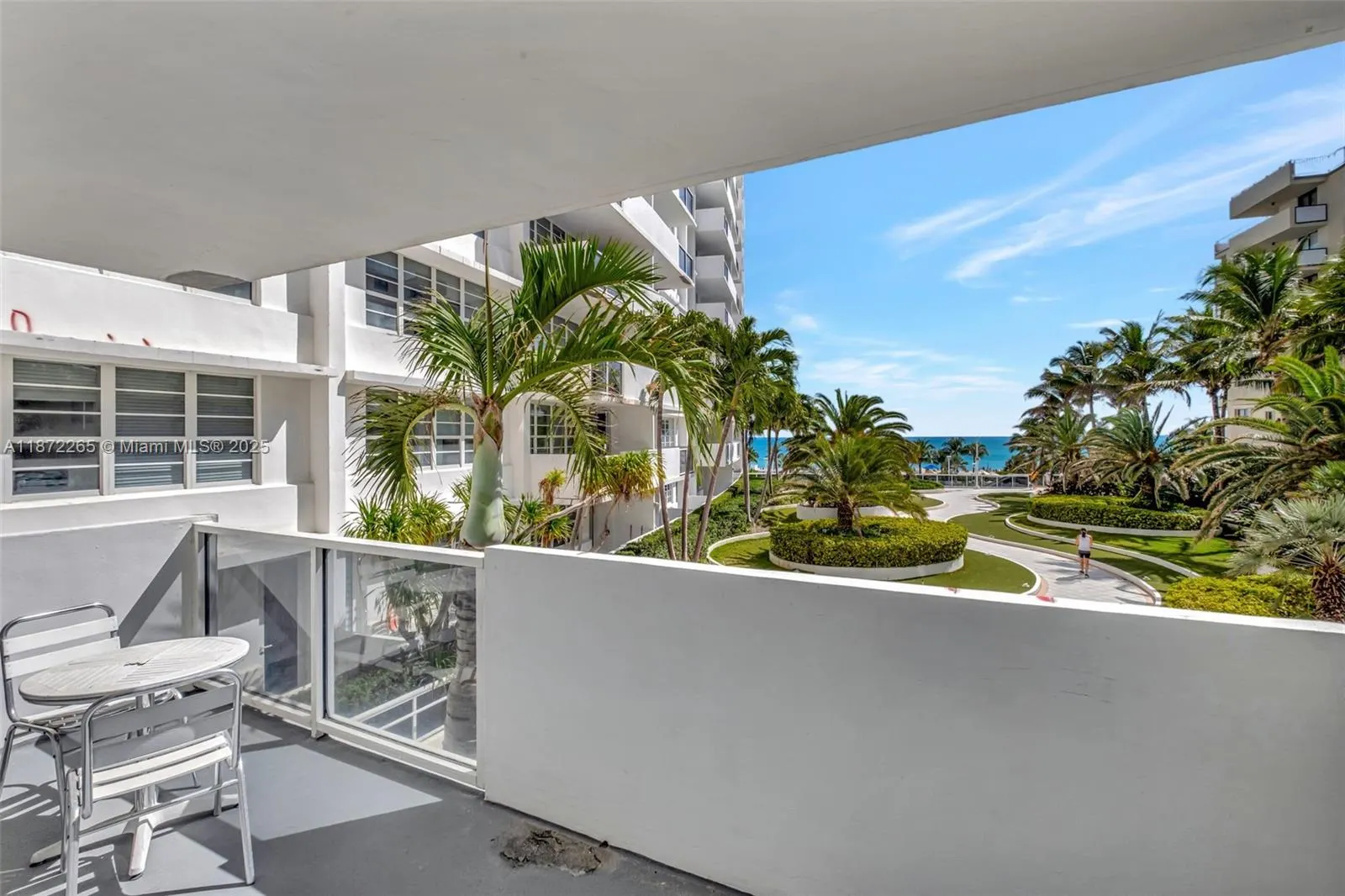 100 Lincoln Rd, #417