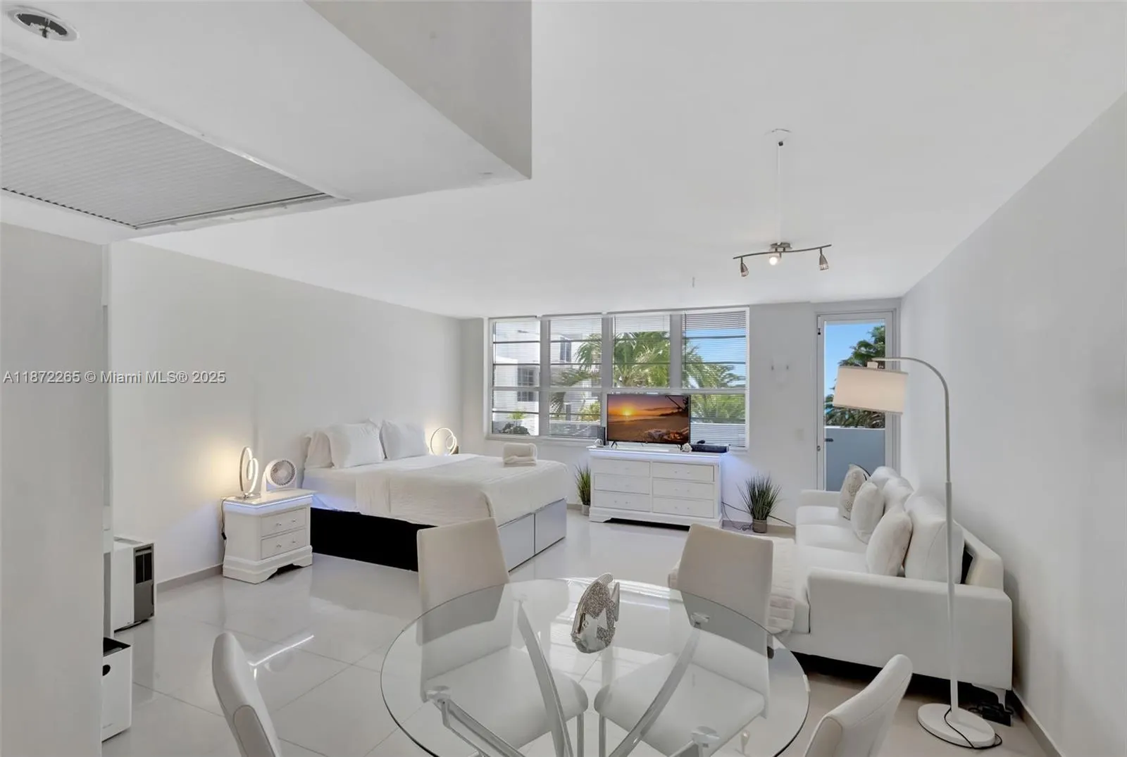 100 Lincoln Rd, #417