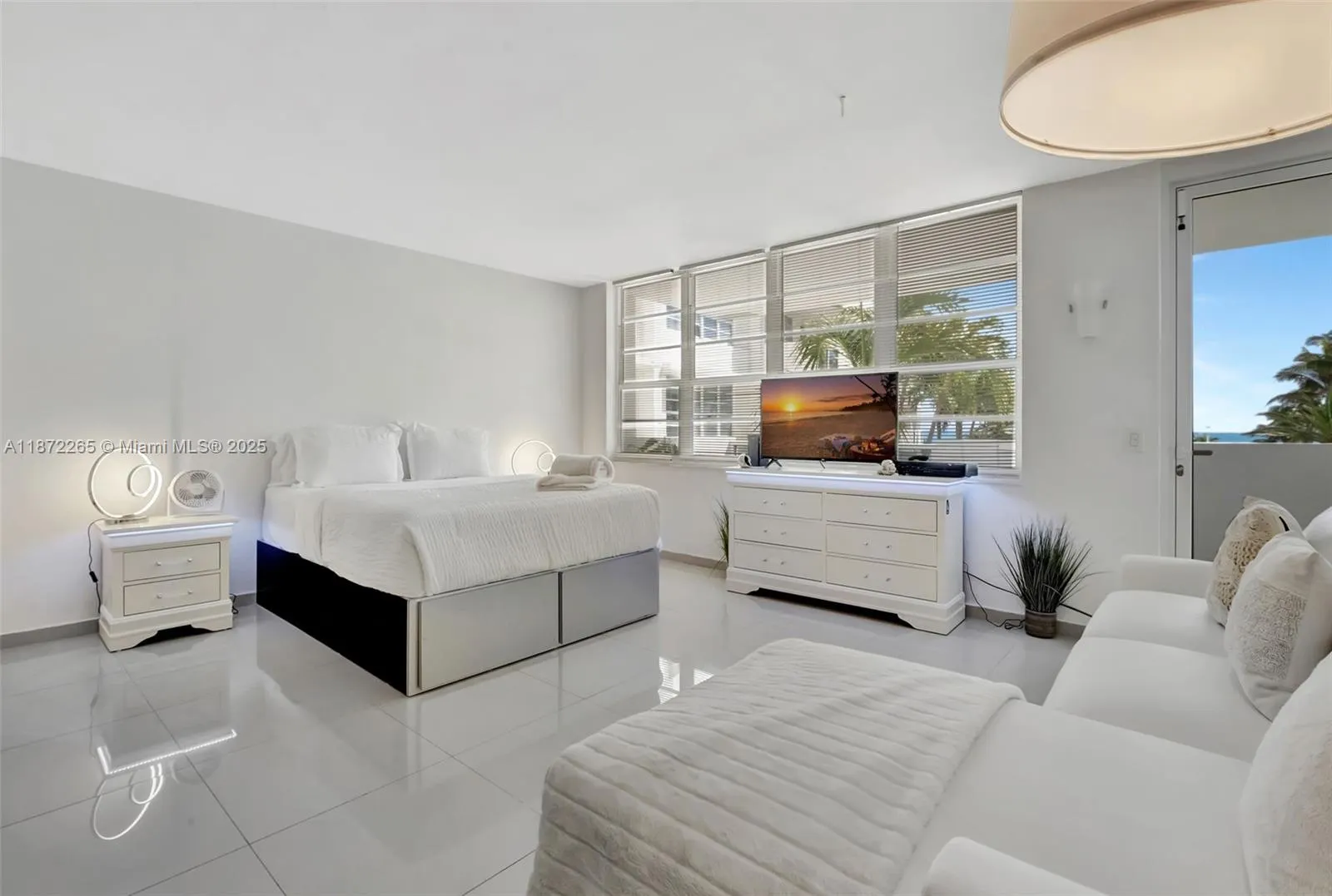 100 Lincoln Rd, #417