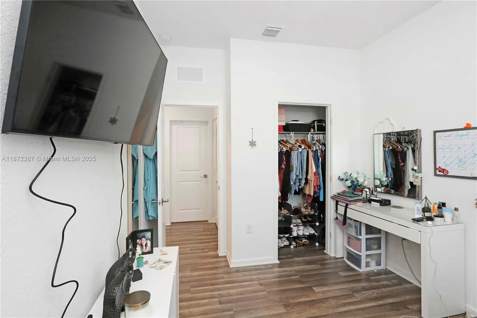 1111 SW 7th Ct