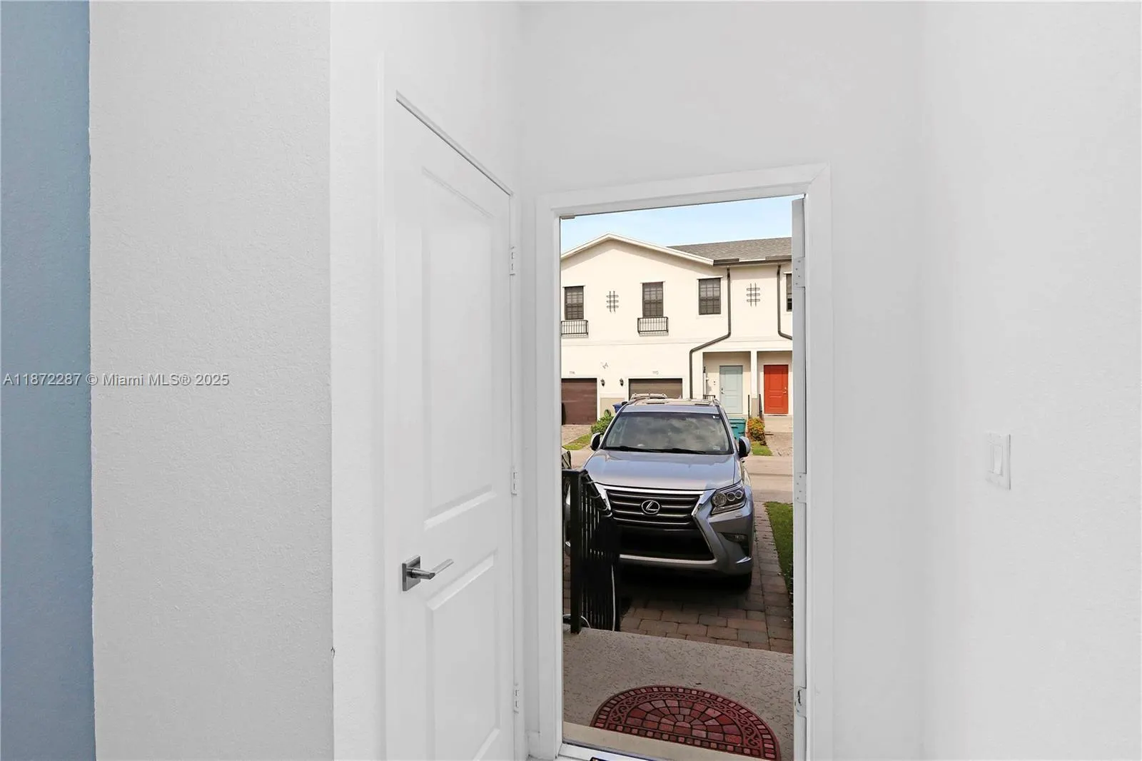 1111 SW 7th Ct