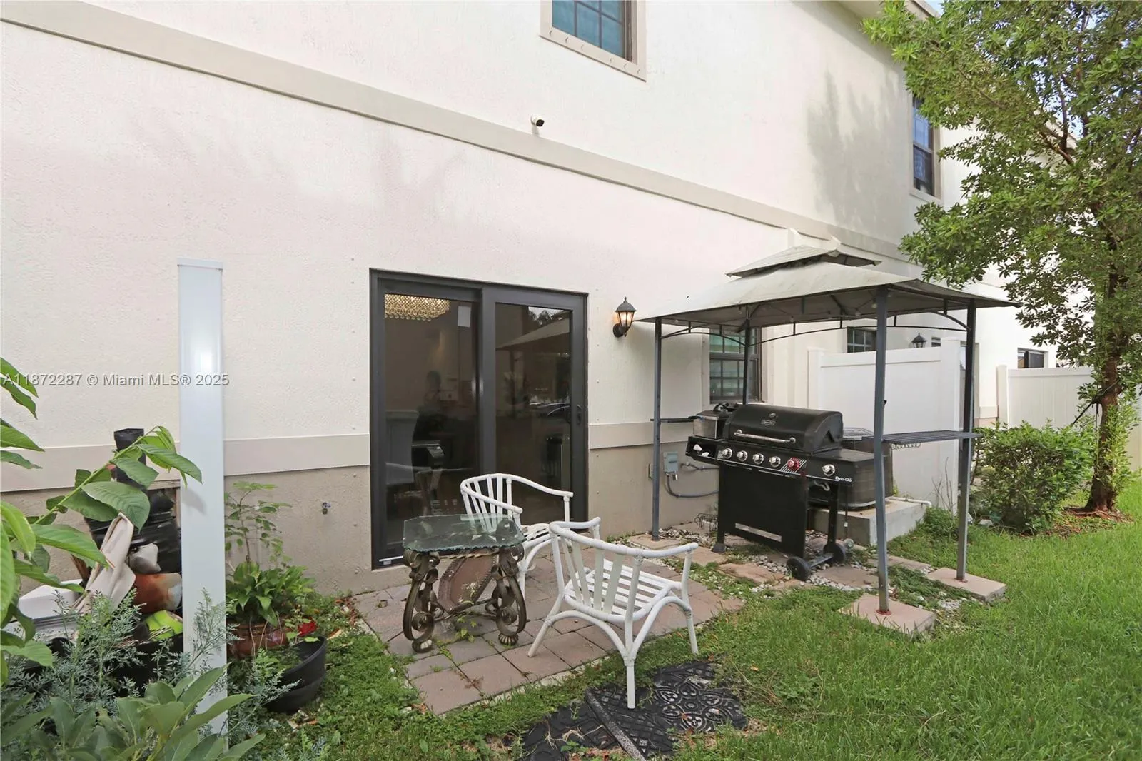 1111 SW 7th Ct