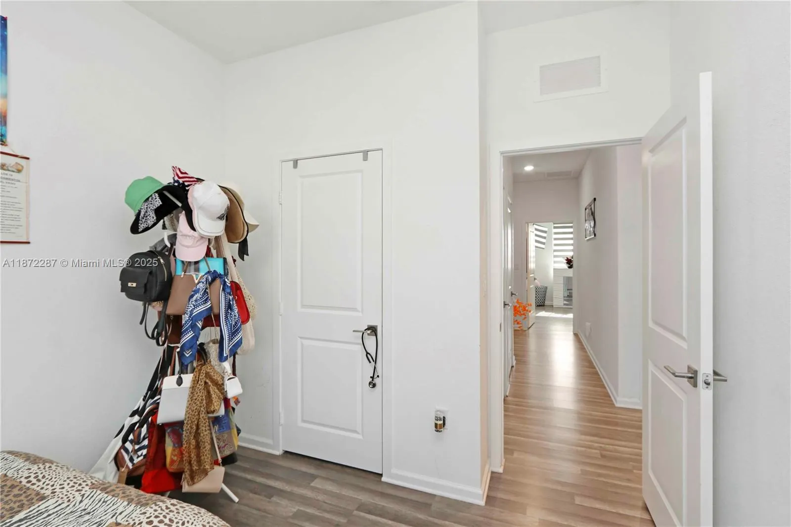 1111 SW 7th Ct