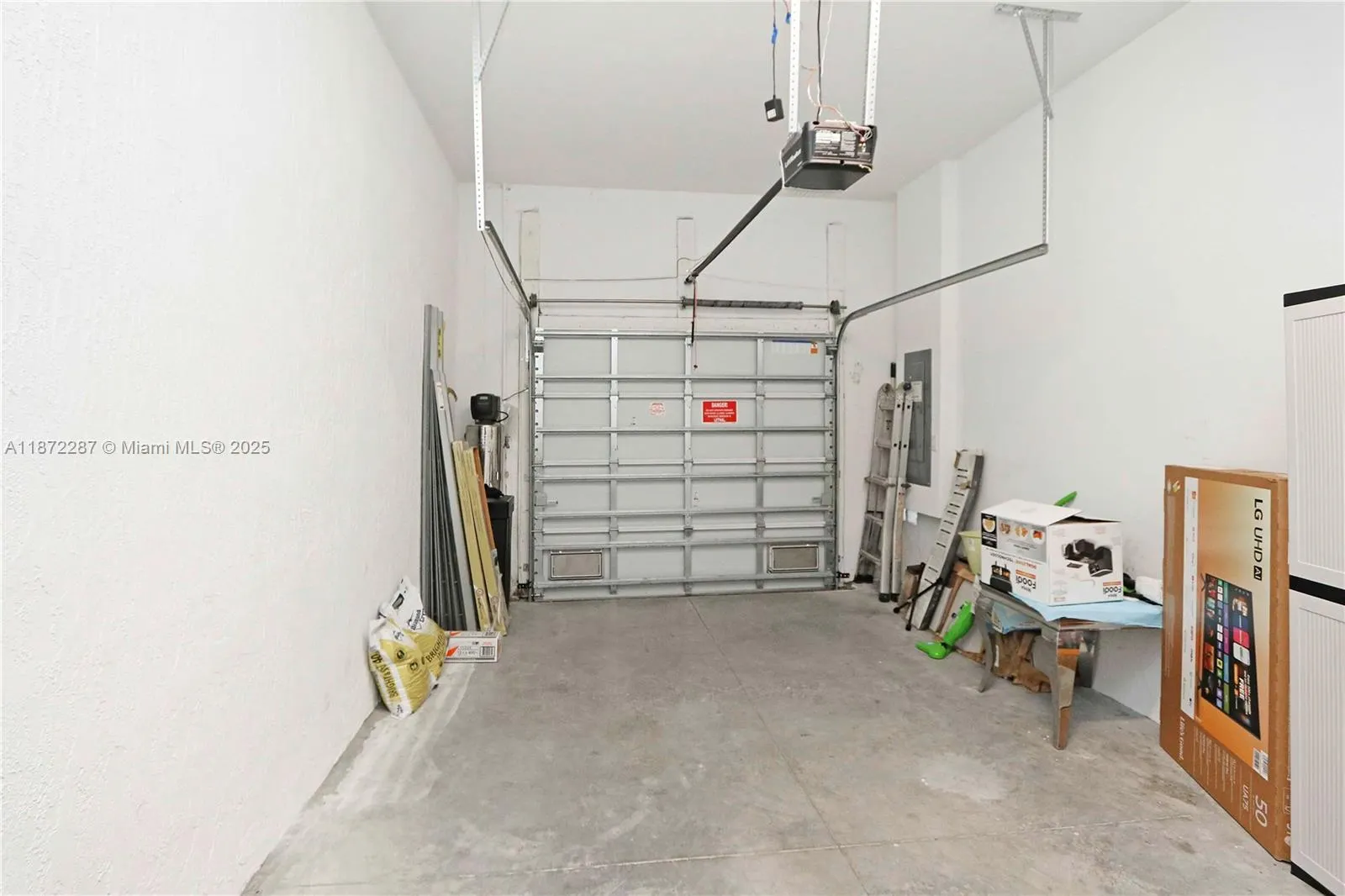 1111 SW 7th Ct