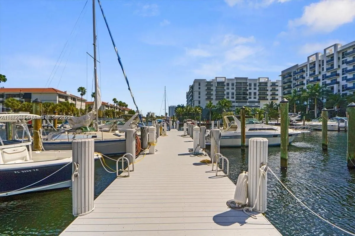 3200 Port Royale Dr N, #311