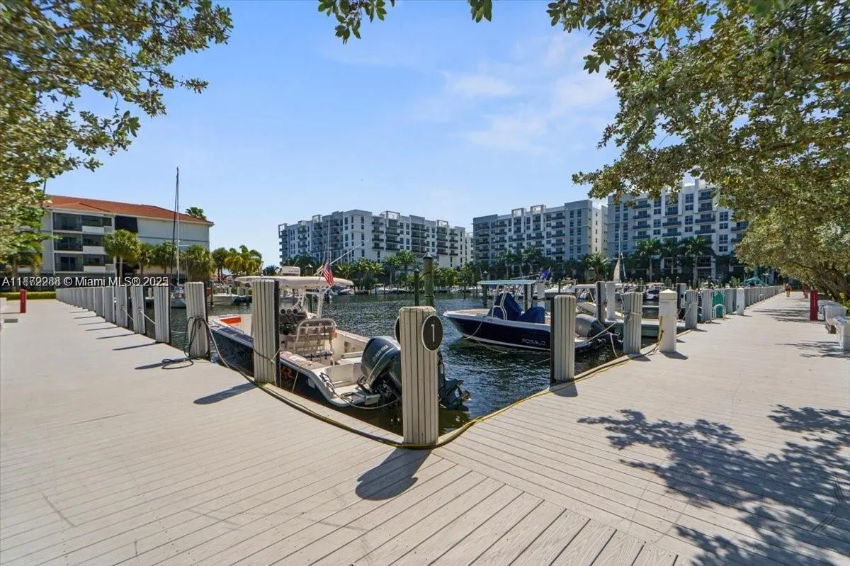 3200 Port Royale Dr N, #311