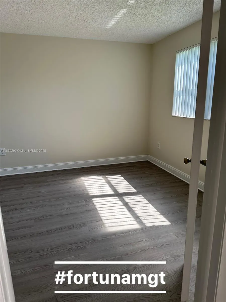9919 Nob Hill Pl, #9919/17