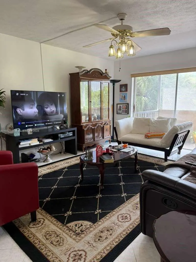 1200 Tallwood Ave, #305