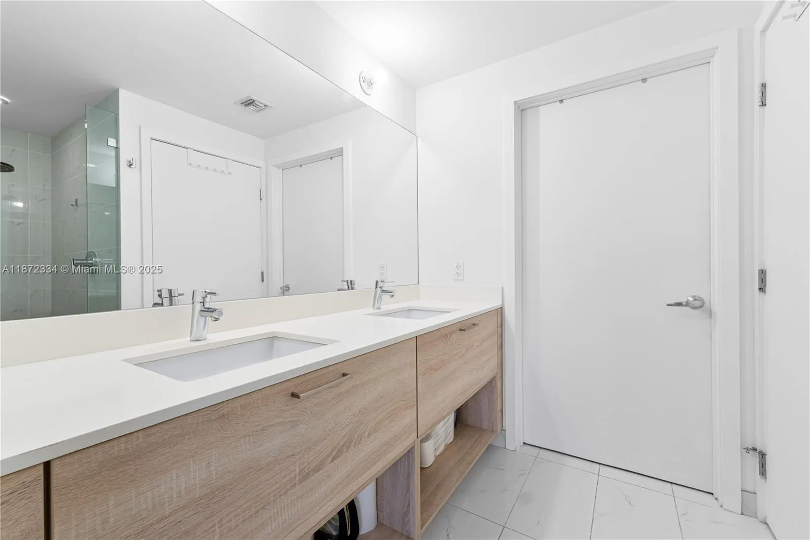 16385 Biscayne Blvd, #405