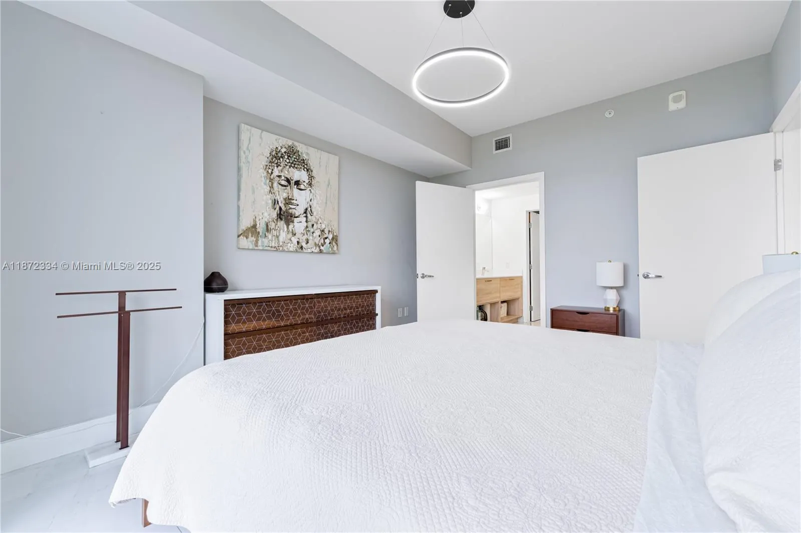 16385 Biscayne Blvd, #405