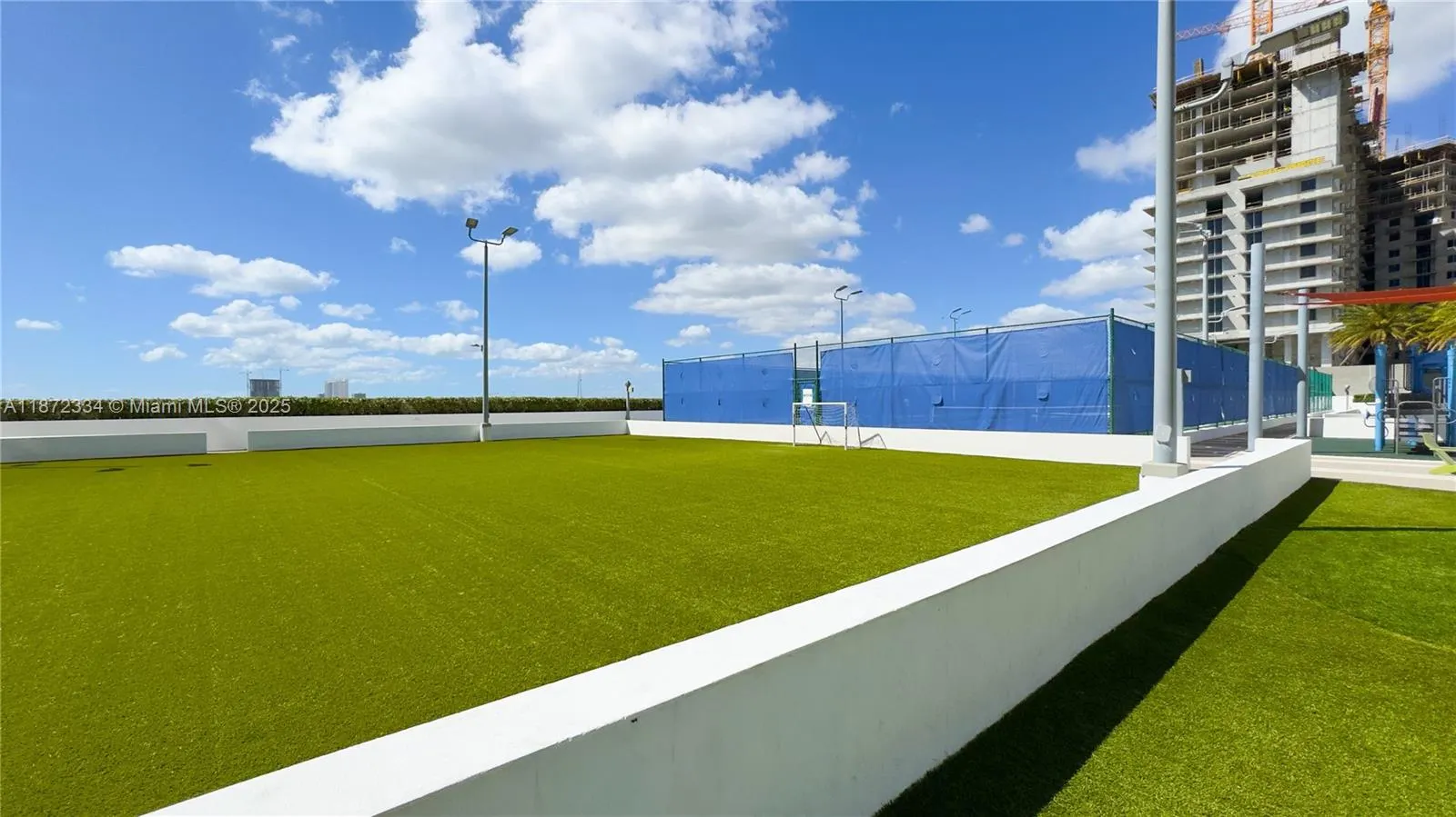 16385 Biscayne Blvd, #405