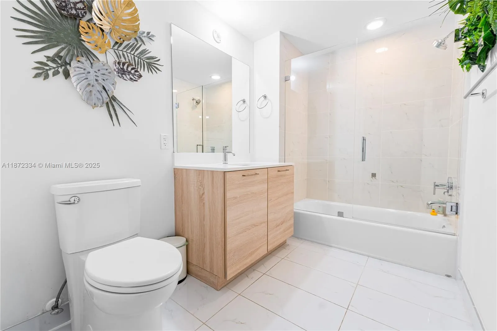 16385 Biscayne Blvd, #405