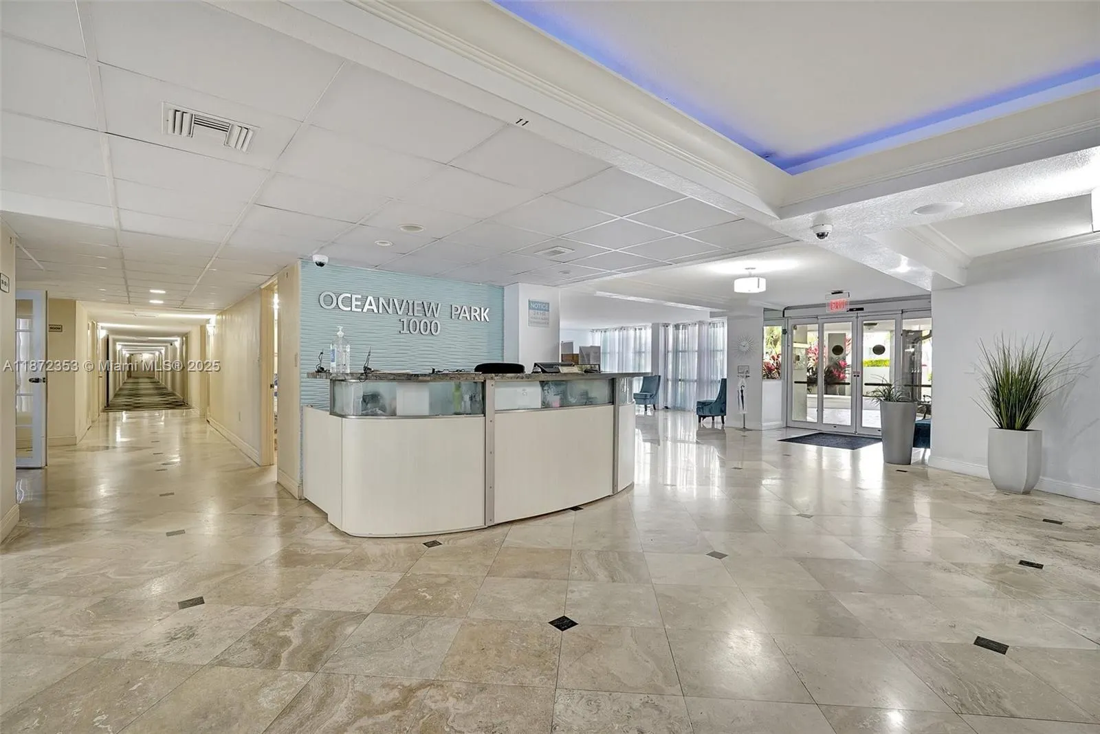 1000 Parkview Dr, #412