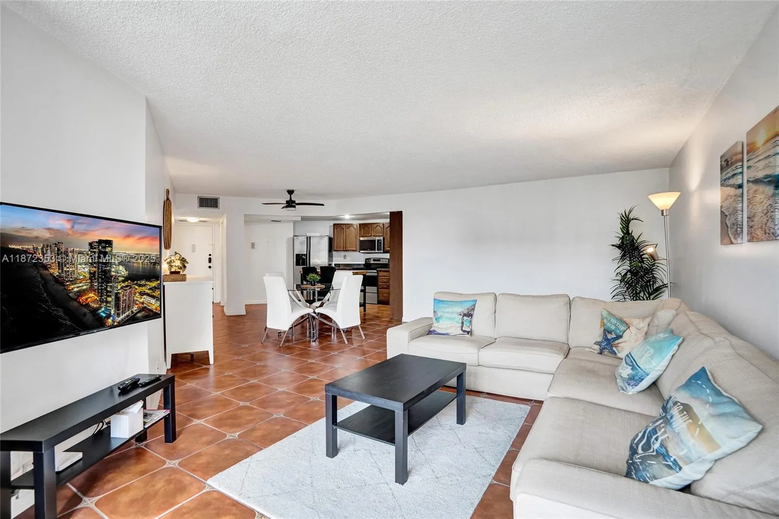 1000 Parkview Dr, #412