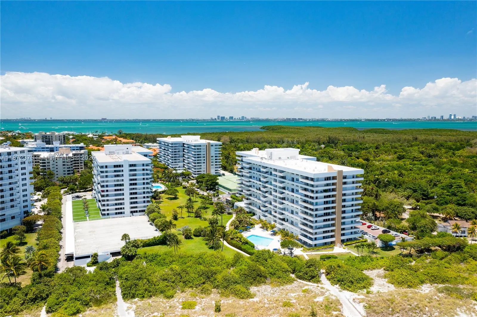 199 Ocean Lane Dr, #1005