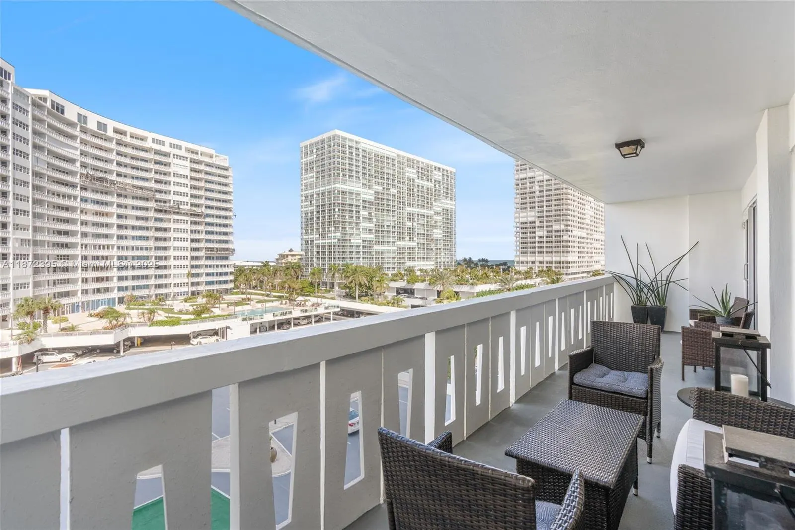 2100 S Ocean Dr, #5CD