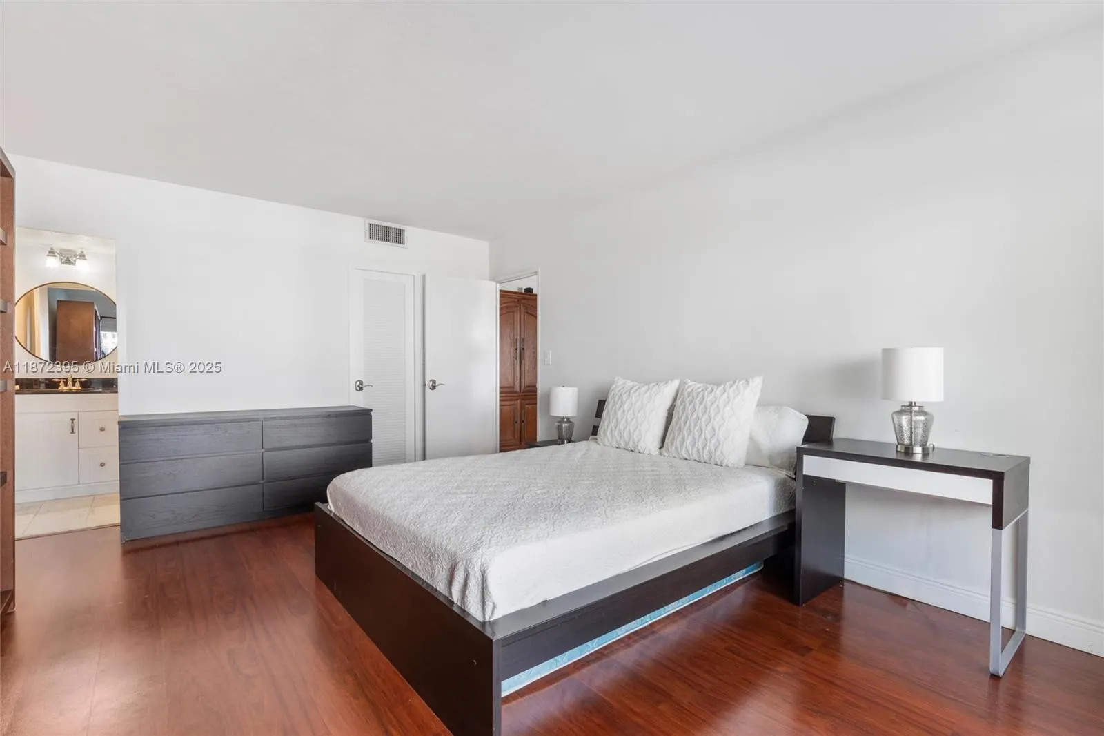 2100 S Ocean Dr, #5CD