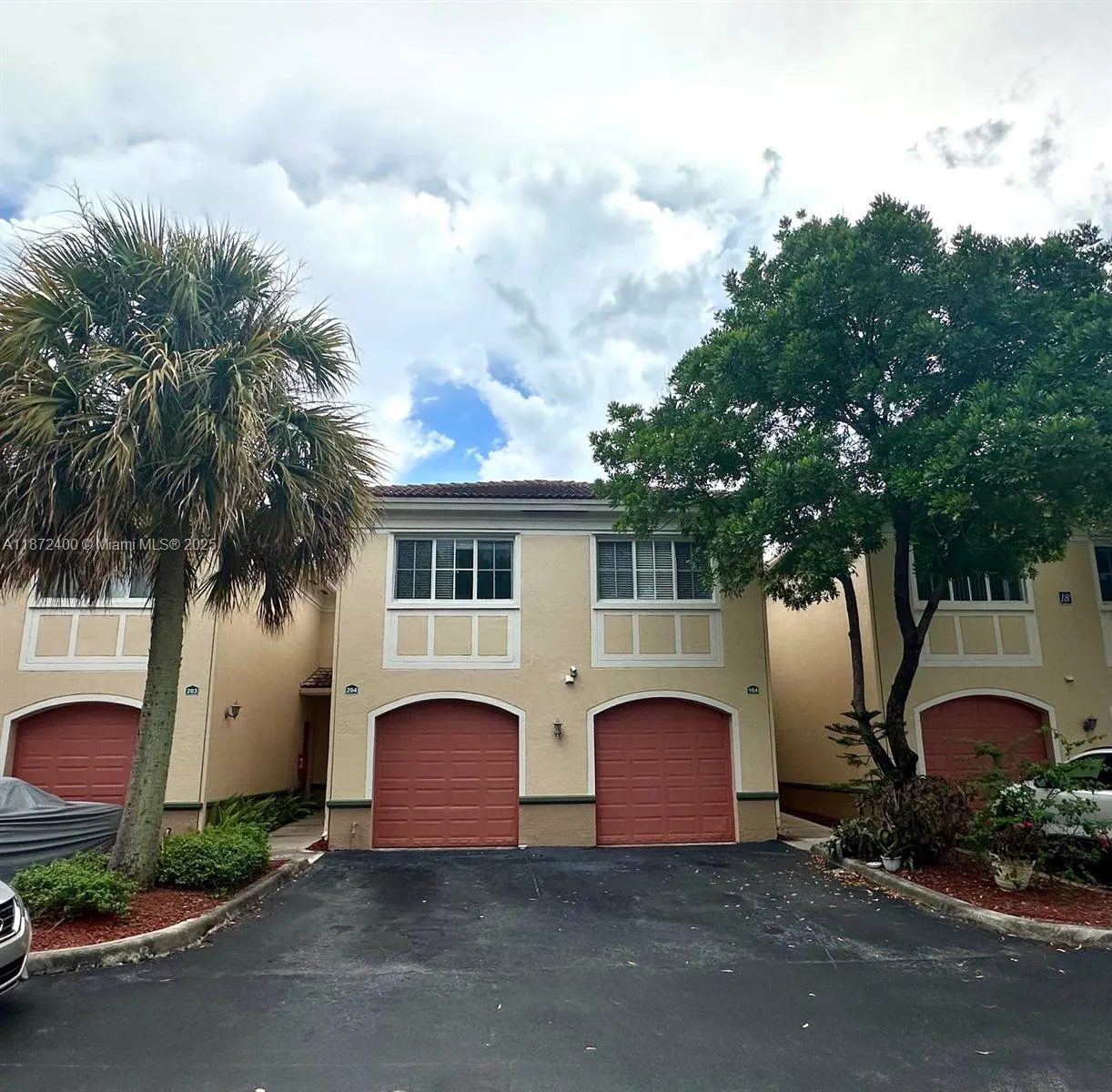 2424 Centergate Dr, #204