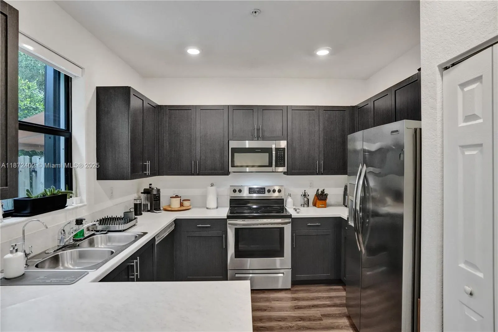 136 SW 185th Way